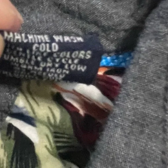 Men's Leaf Print Short Sleeve Shirt~ Size Large
Caribbean, Tropical or Resort - Picture 3 of 9